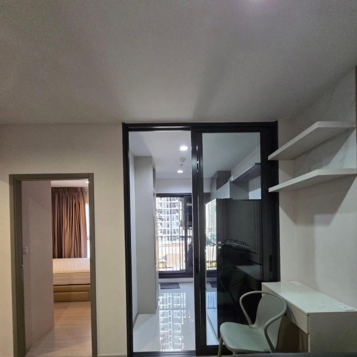 1 Bedroom Apartment at LifeAsokeHype Rama 9