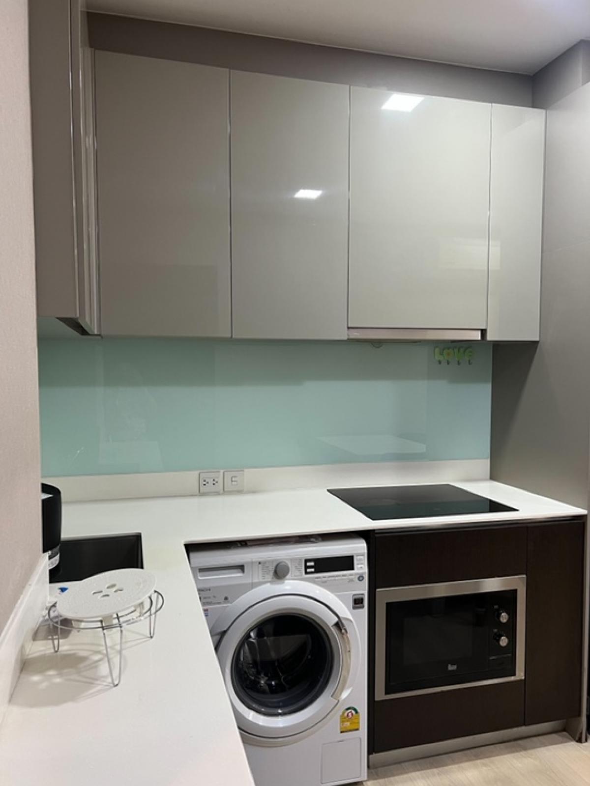 2 Bedroom Condo with Modern Design, Fully Equipped