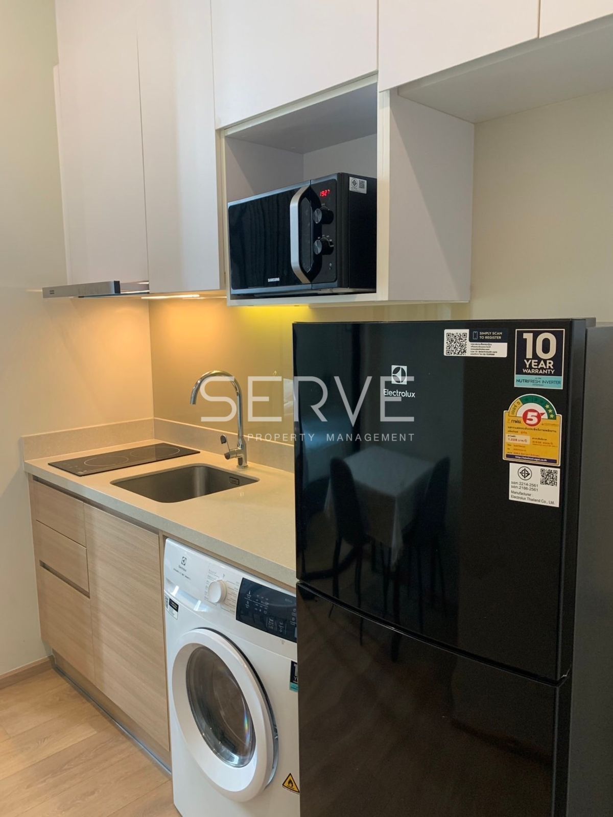Noble Around 33 Studio Condo near BTS Phrom Phong