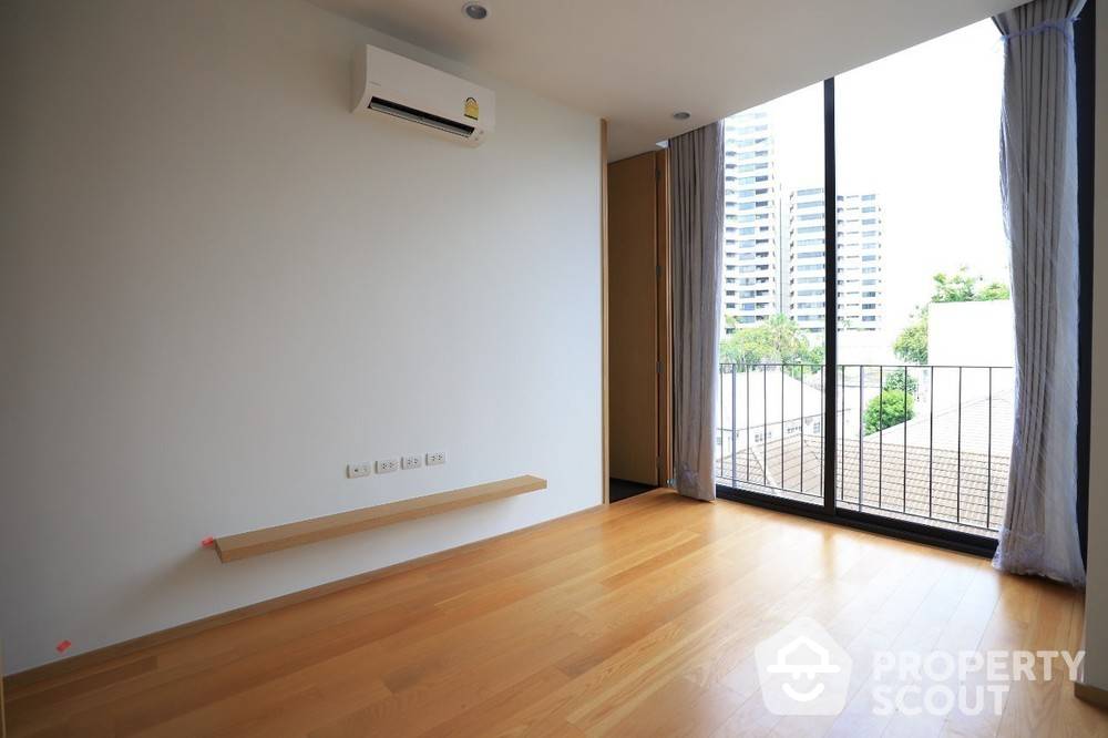Fully Furnished 3-Bedroom Apartment near BTS Thong Lor