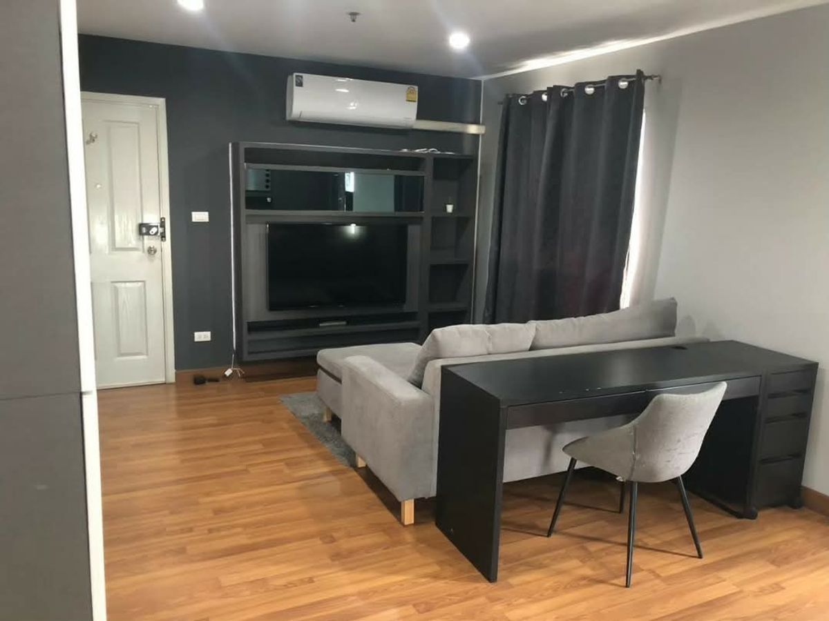 Spacious Fully Furnished 1-Bedroom Condo Near MRT Bangson