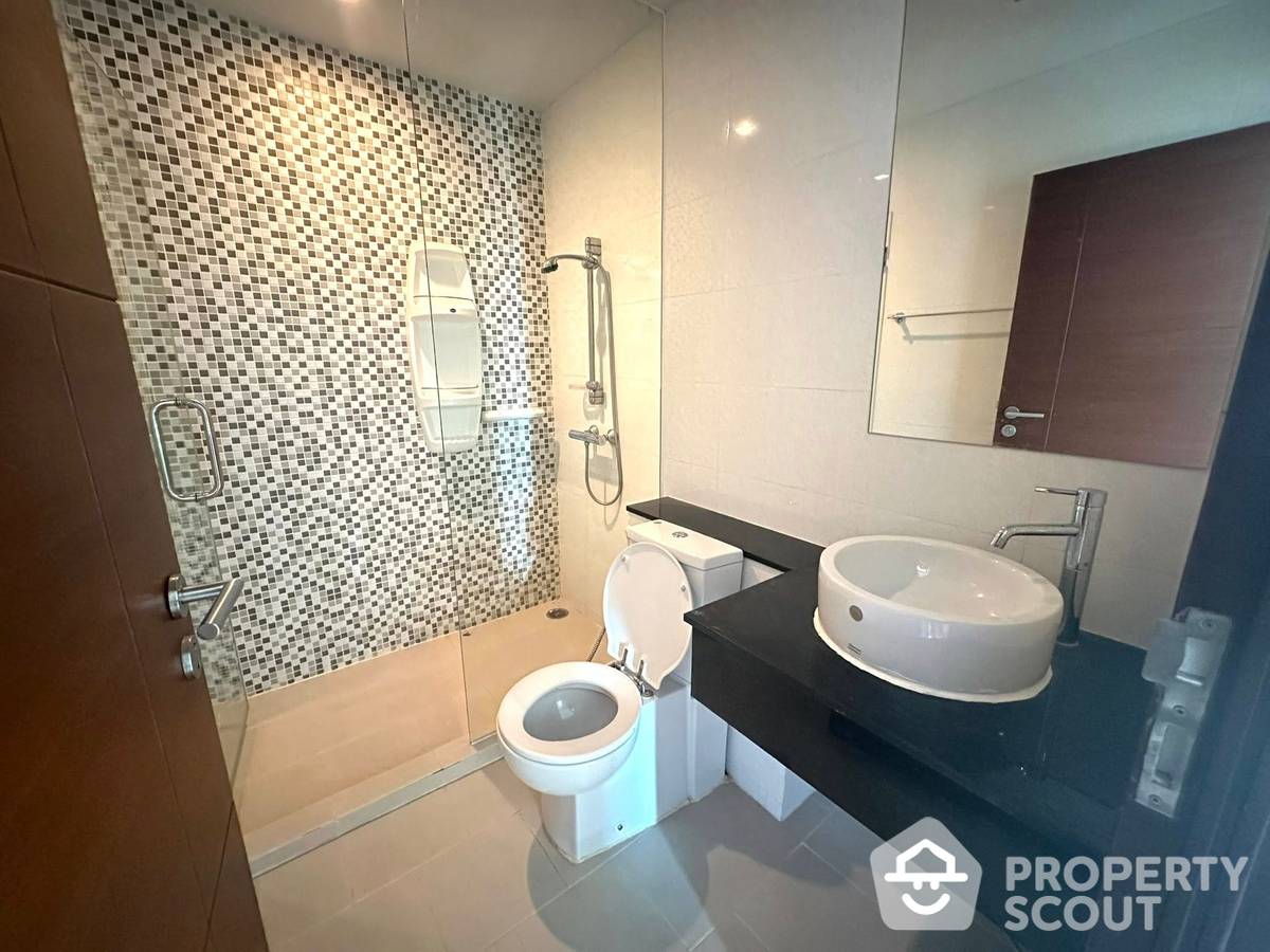 Fully Furnished 2-Bedroom Condo near BTS Nana