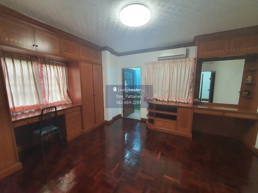 Large Detached 5-Bedroom House in Amornchai Village 3