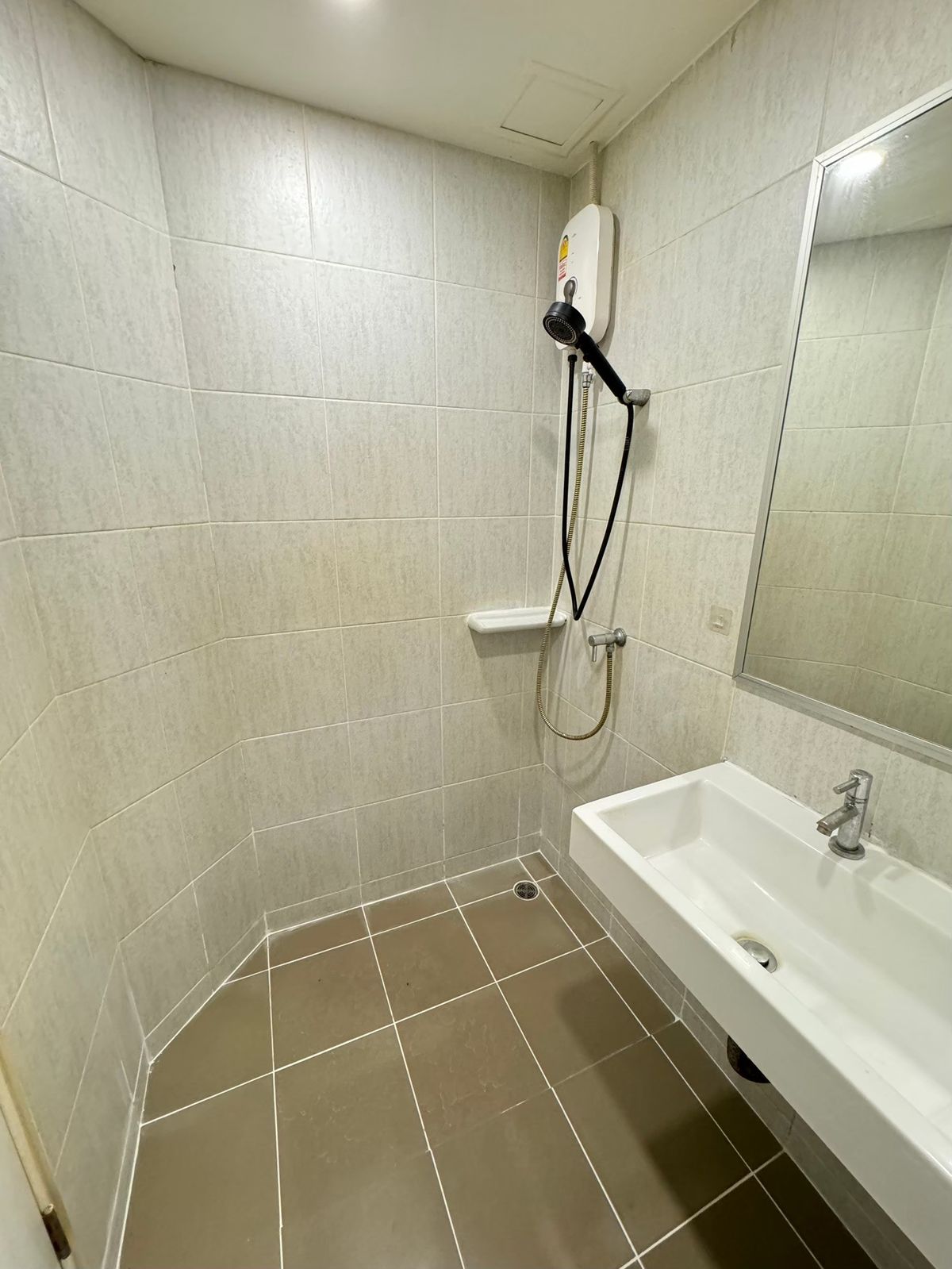 Convenient Condo Near Electric Train with Furniture