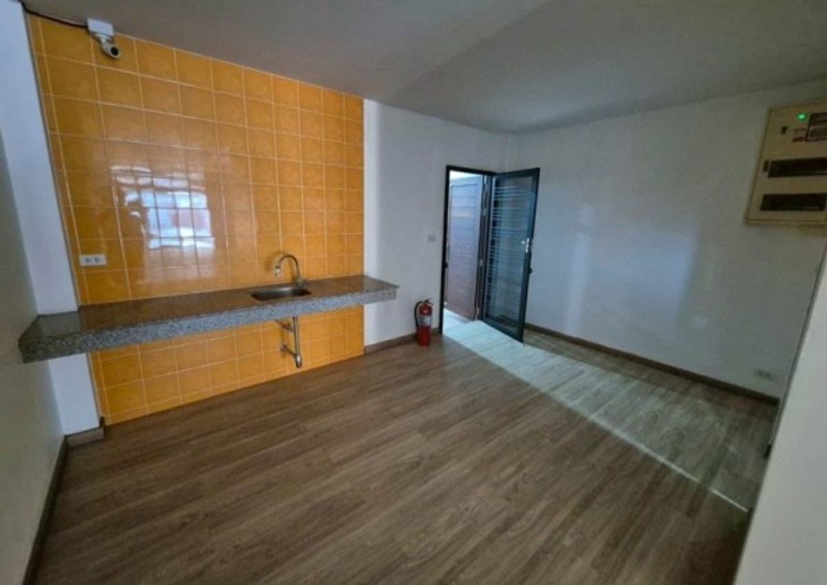 3-Story Townhome near BTS Ari, Phahonyothin Road