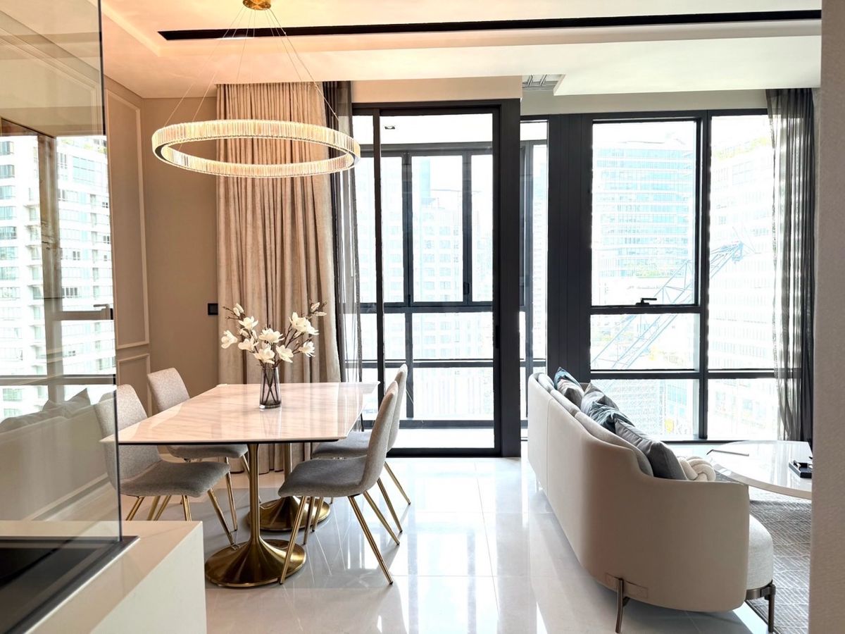 Luxury 2-Bedroom Corner Condo with Premium Facilities