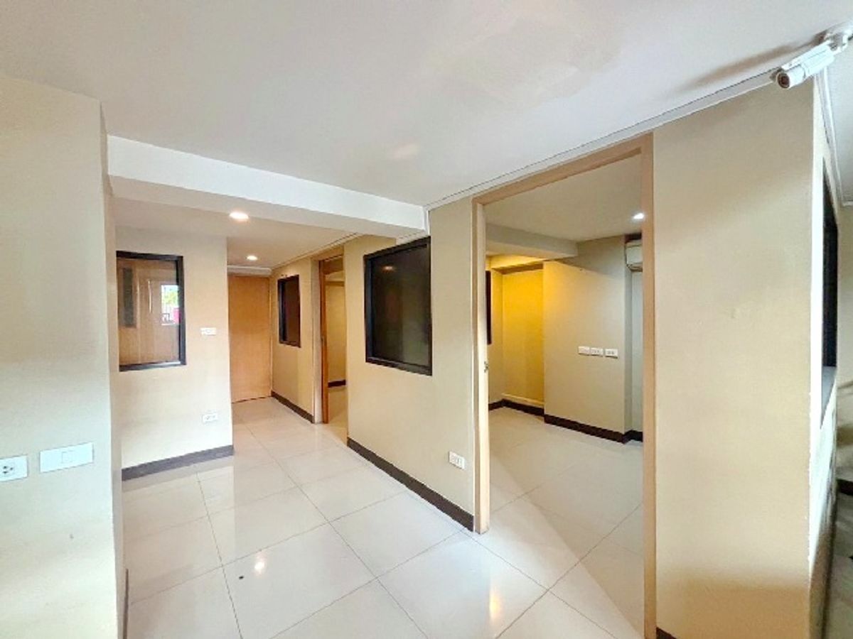 2 Bedroom Apartment Near Ramkhamhaeng - Convenient Location