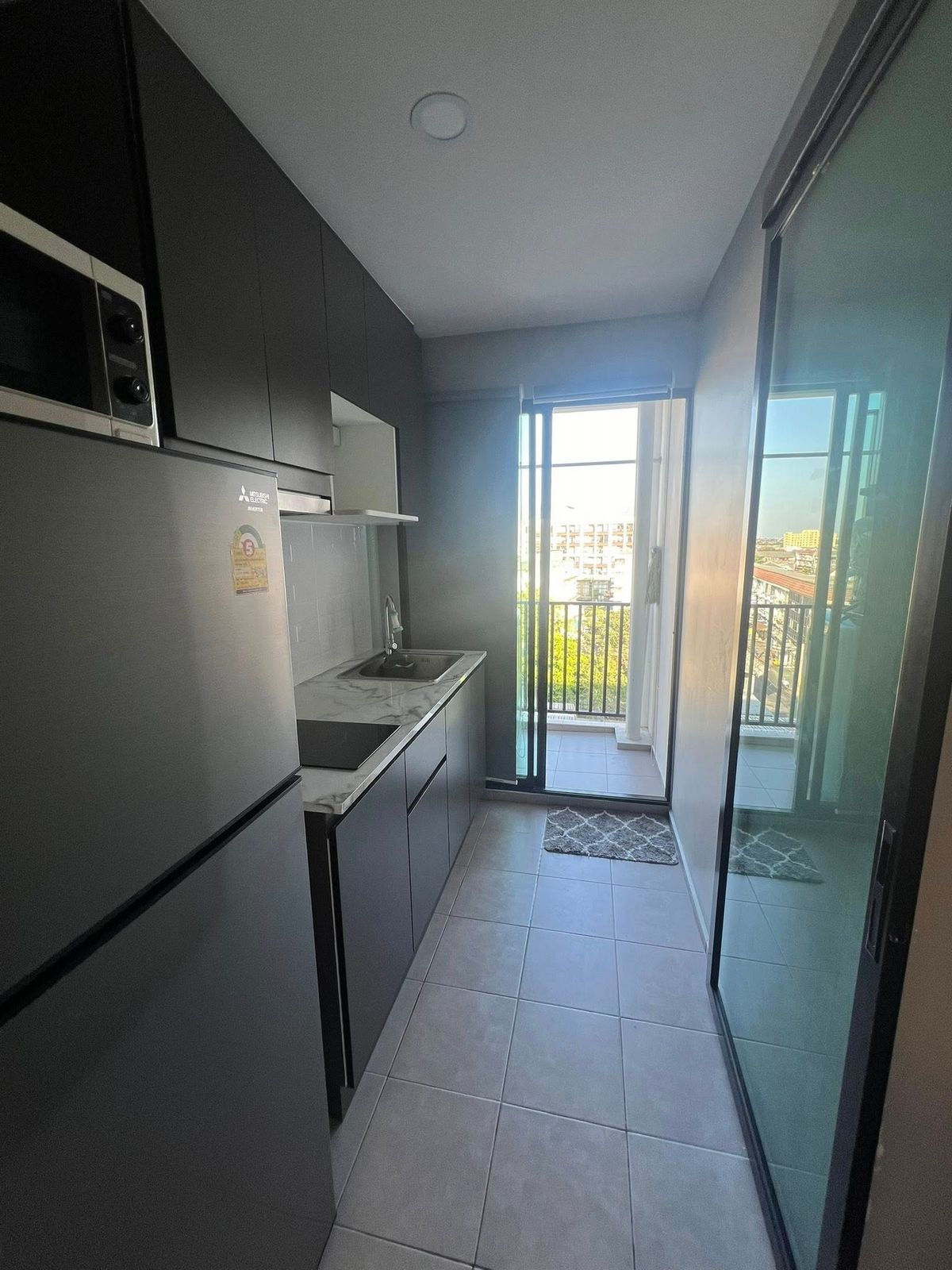 1 Bedroom Apartment at Relichal Yothin 52 near Saphan Mai Station