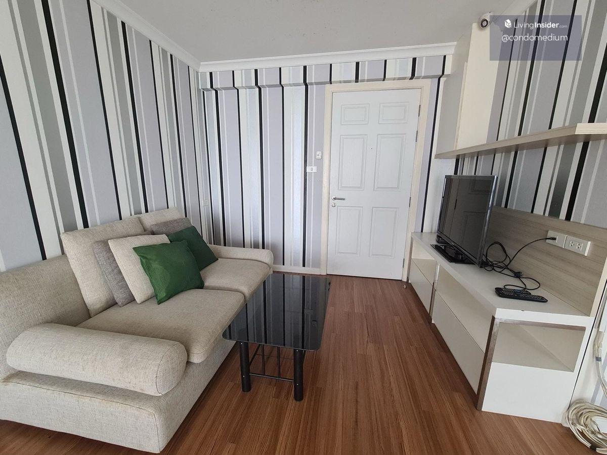 Lumpini Suite Pinklao - Spacious 35 sq.m. Apartment with Pool View
