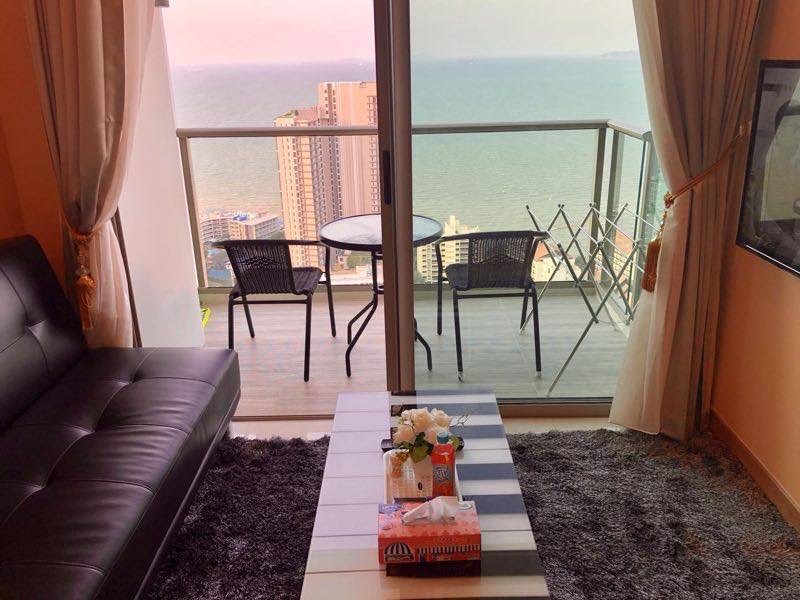 Luxury 1-Bedroom Sea View Apartment with Modern Design