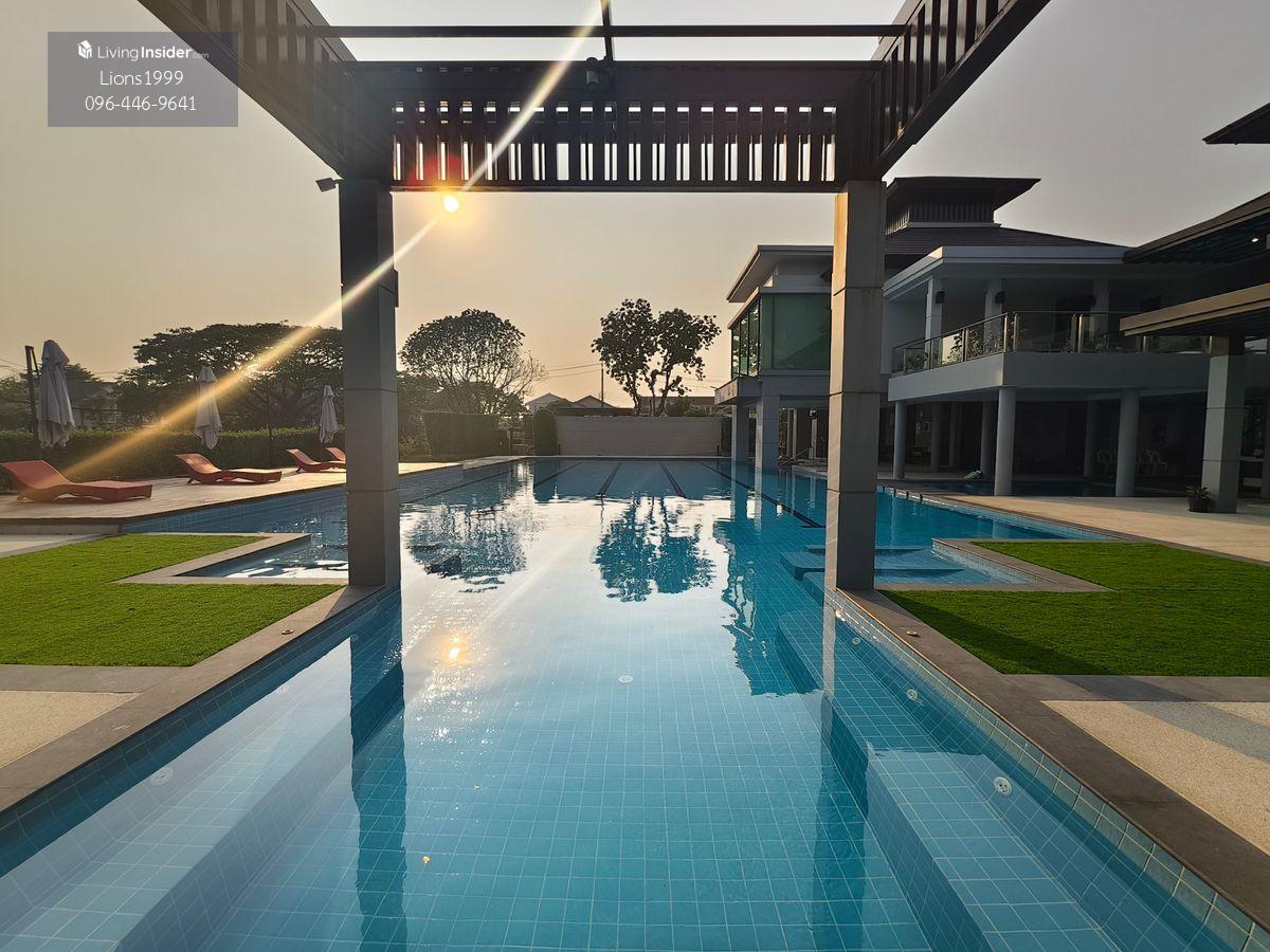 Large House in Manthana Village, Krungthep Kreetha 7 with Extensive Amenities