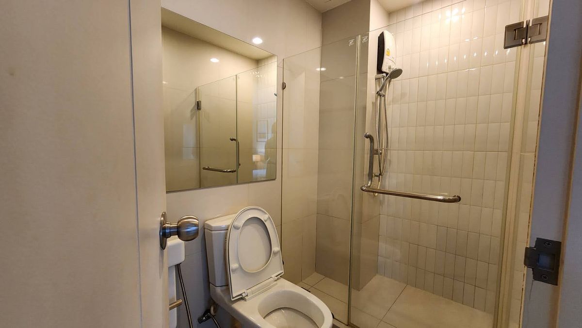 Life Asoke 1 жатқа бөлмелі пәтер MRT Phetchaburi жанында