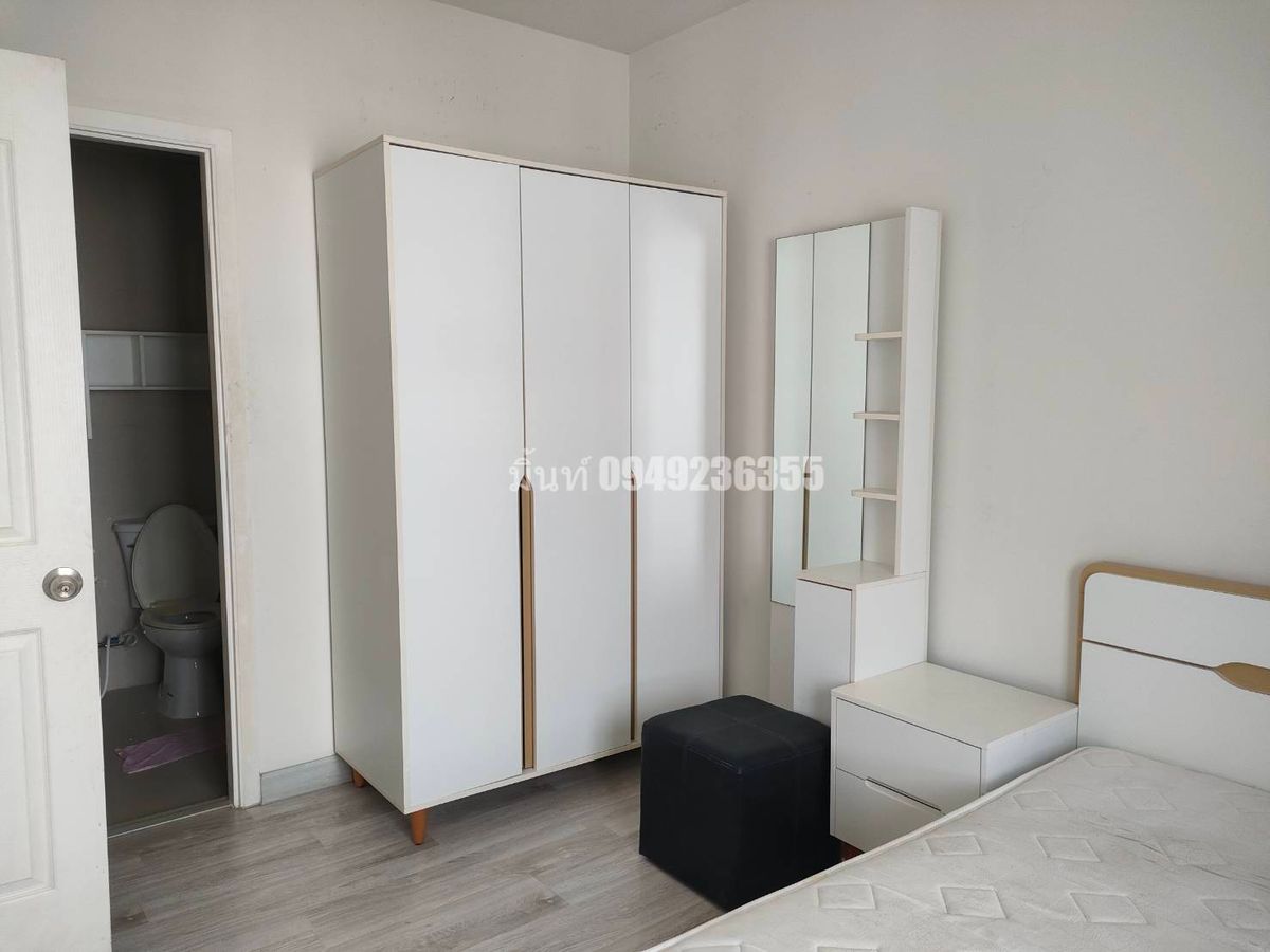 Corner Condo Near Ministry of Commerce, Light and Airy 26 sq.m
