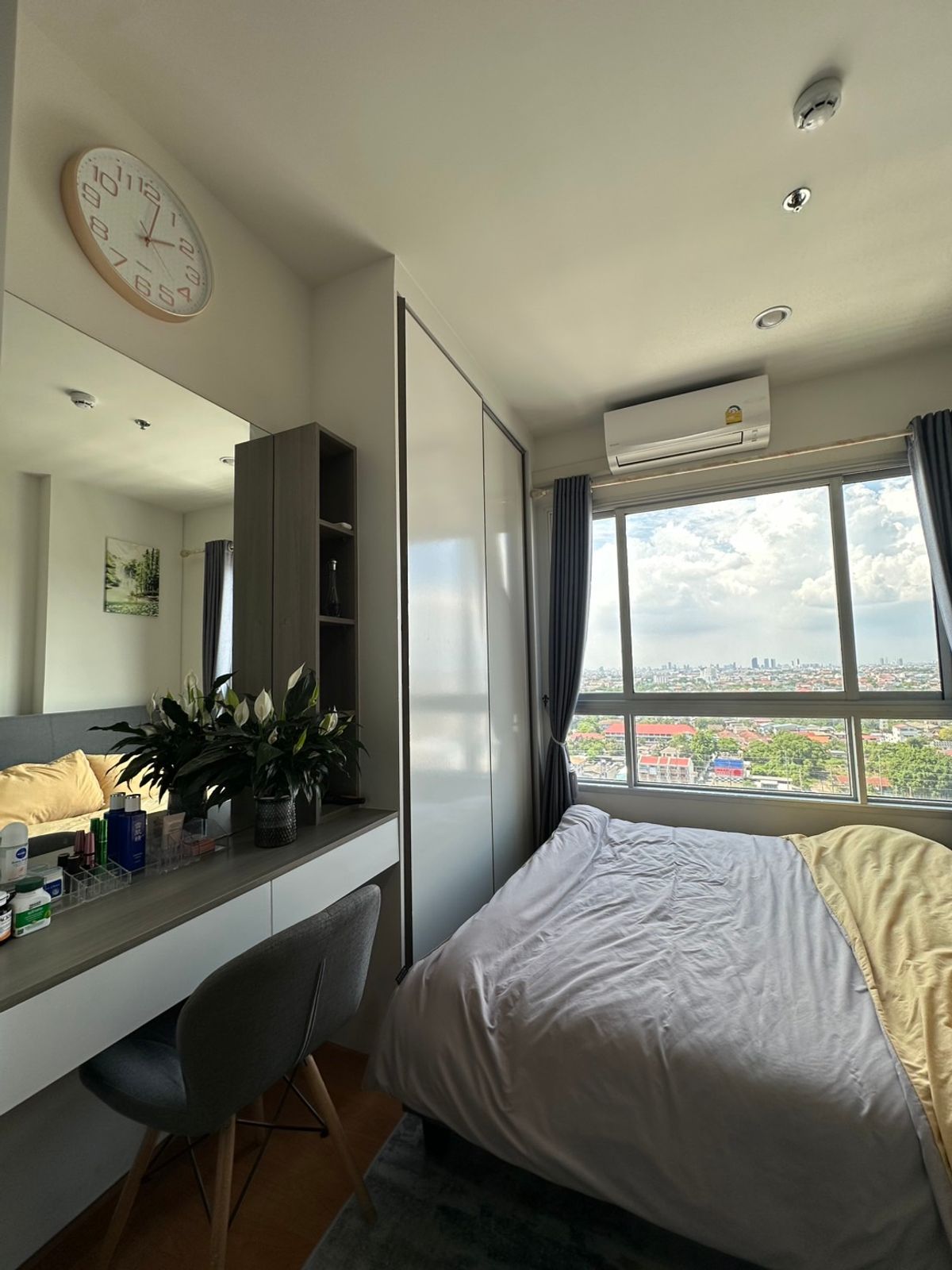 The President Sukhumvit - Samutprakan Fully Furnished Apartment