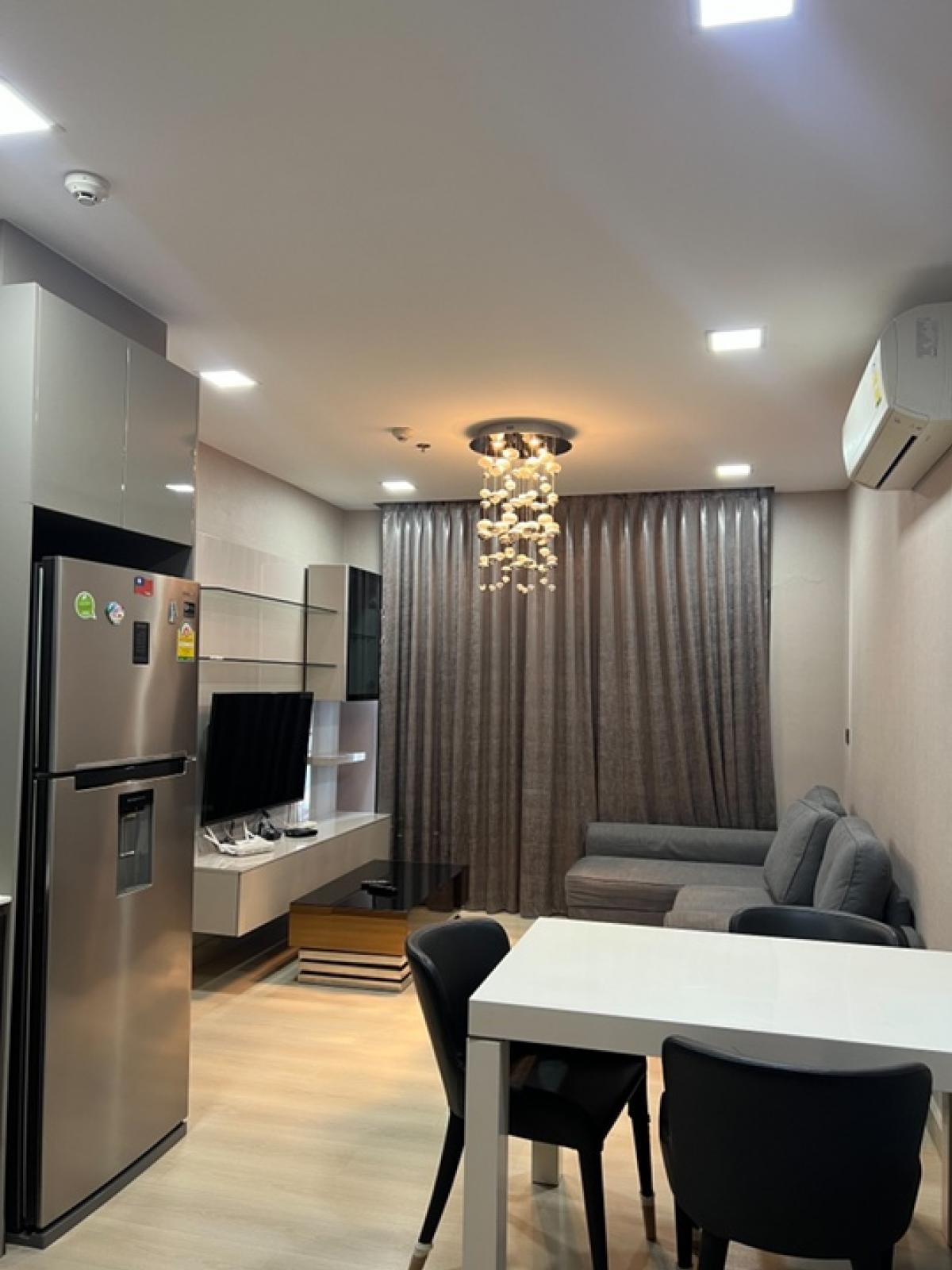 2 Bedroom Condo with Modern Design, Fully Equipped