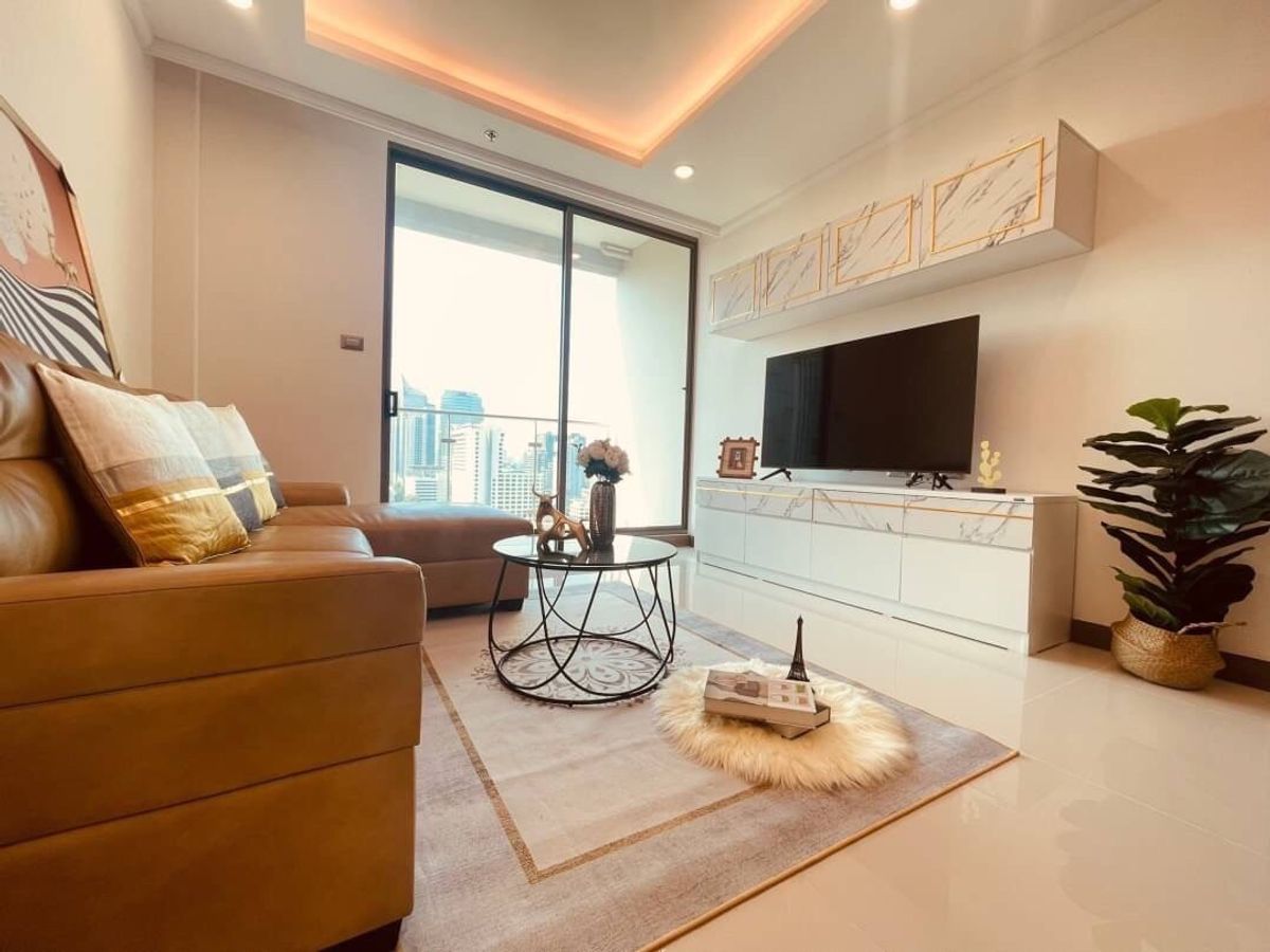 Stylish 2-Bedroom Apartment with City View