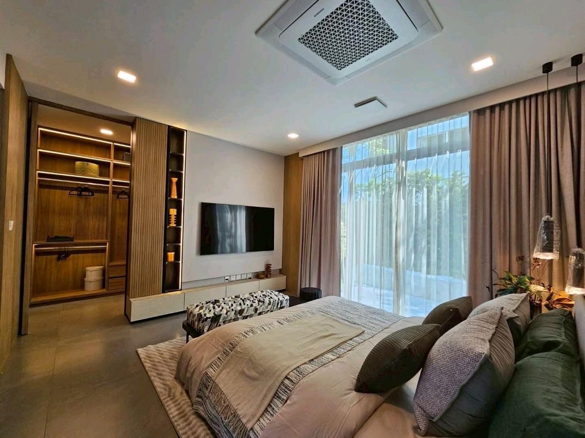 Luxury 3-Storey Detached House at Vive Rama 9
