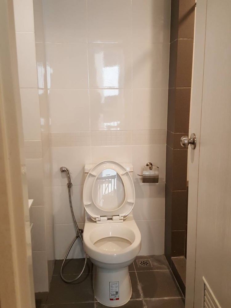 Fully Furnished 27 sq m Condo Room at JW Condo