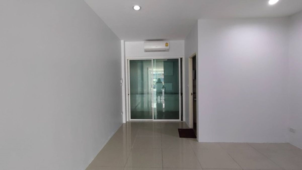 3-Story Townhome in Sammakorn Village, Ramkhamhaeng 110