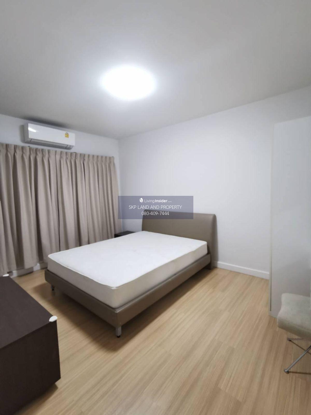 Townhouse near Kaset Nawamin with 3 bedrooms and 4 bathrooms