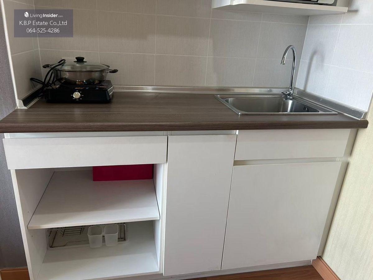 Lumpini Place Ratchada-Sathu Кутова кімната з меблями