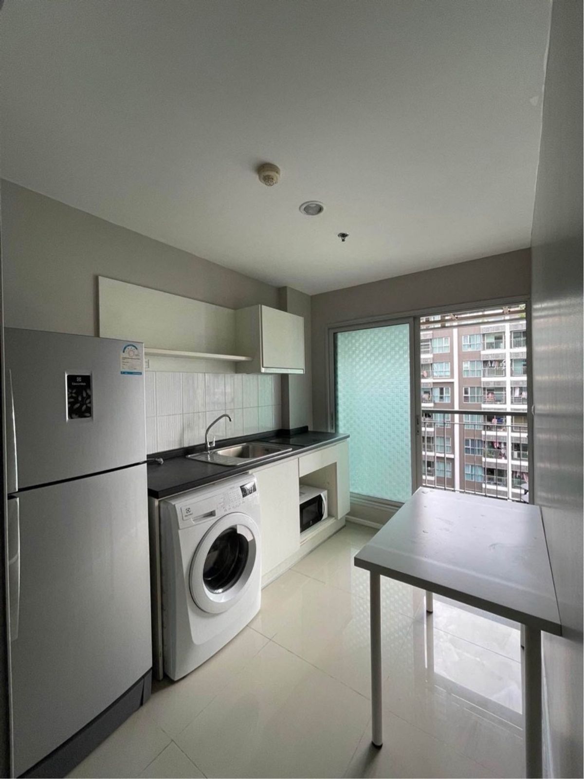 Aspire Rama 9 - Compact Modern Apartment