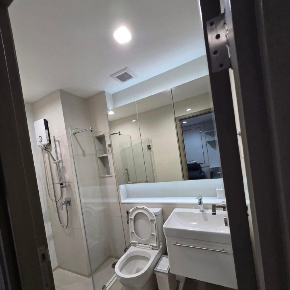 1 Bedroom Apartment at LifeAsokeHype Rama 9