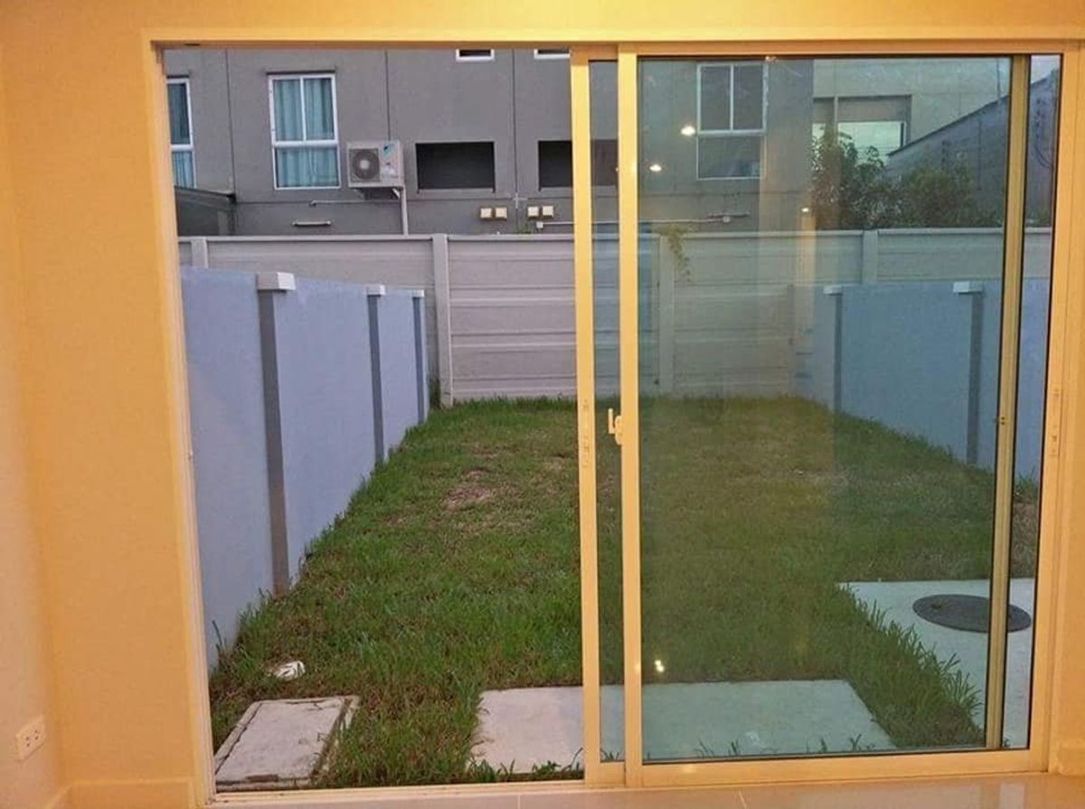 3-storey townhome near Muang Thong Thani