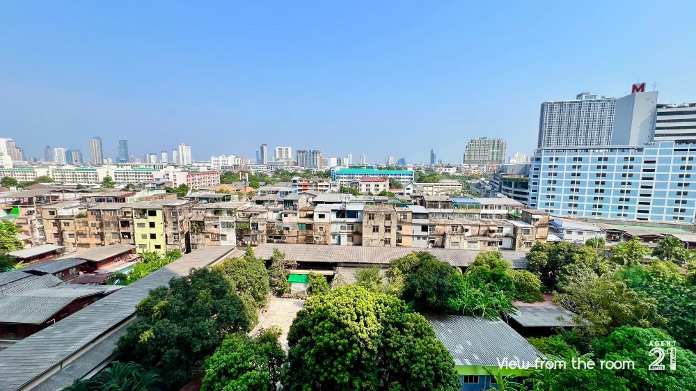 Fully Furnished 1-Bedroom Apartment Near BTS Stations