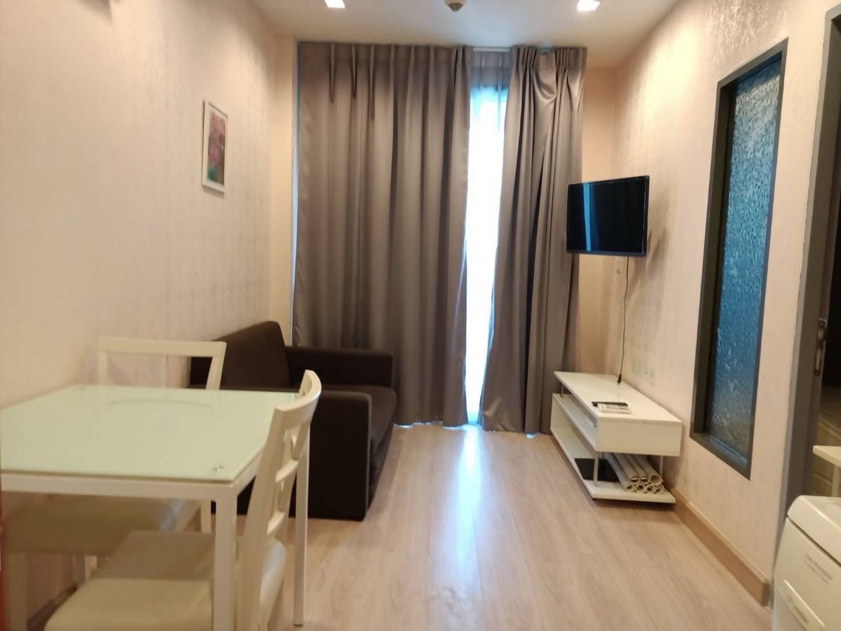 Studio Apartment in Ideo Mobi Phayathai, 22 sq m