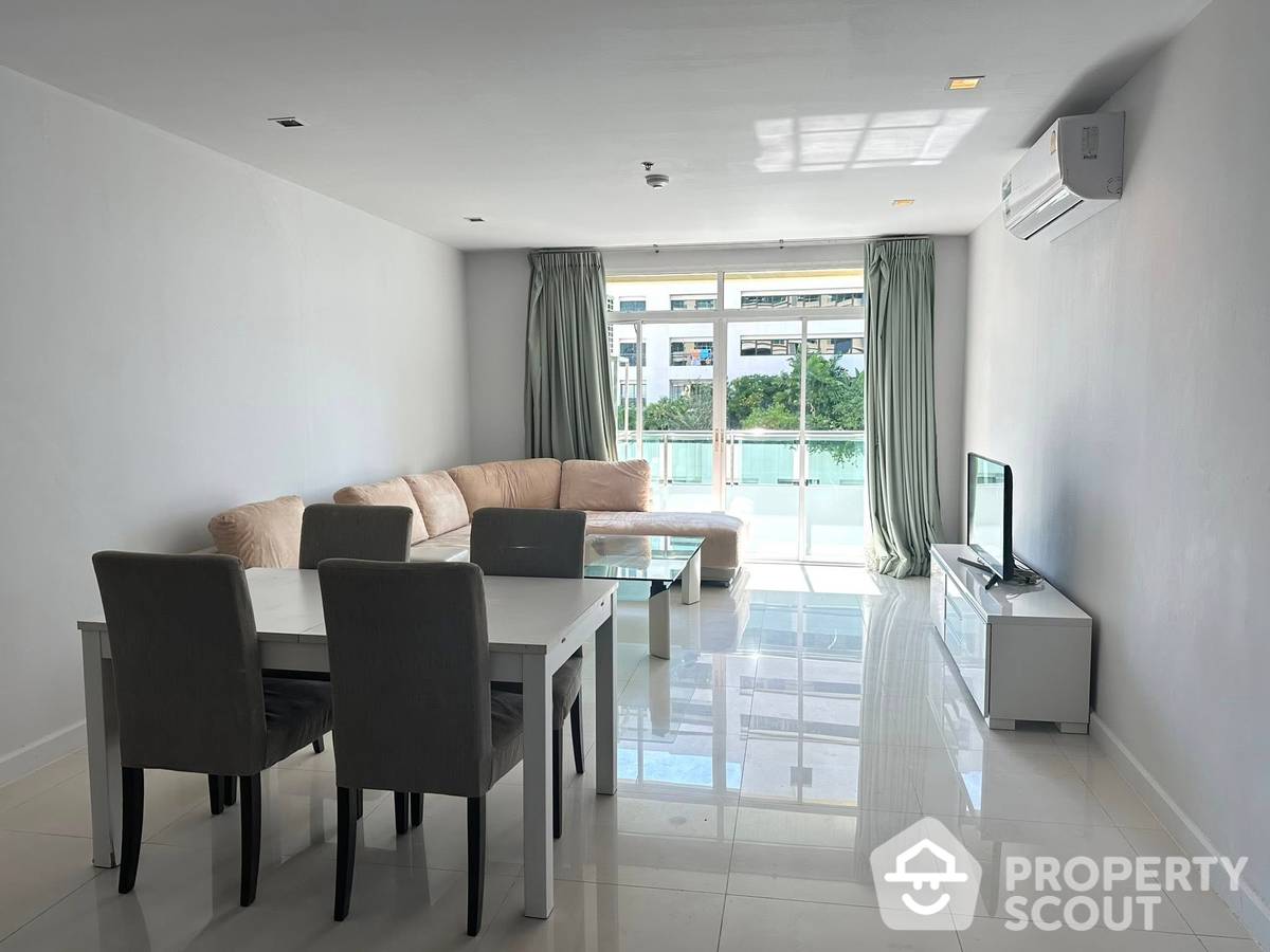 Fully Furnished 2-Bedroom Condo near BTS Nana
