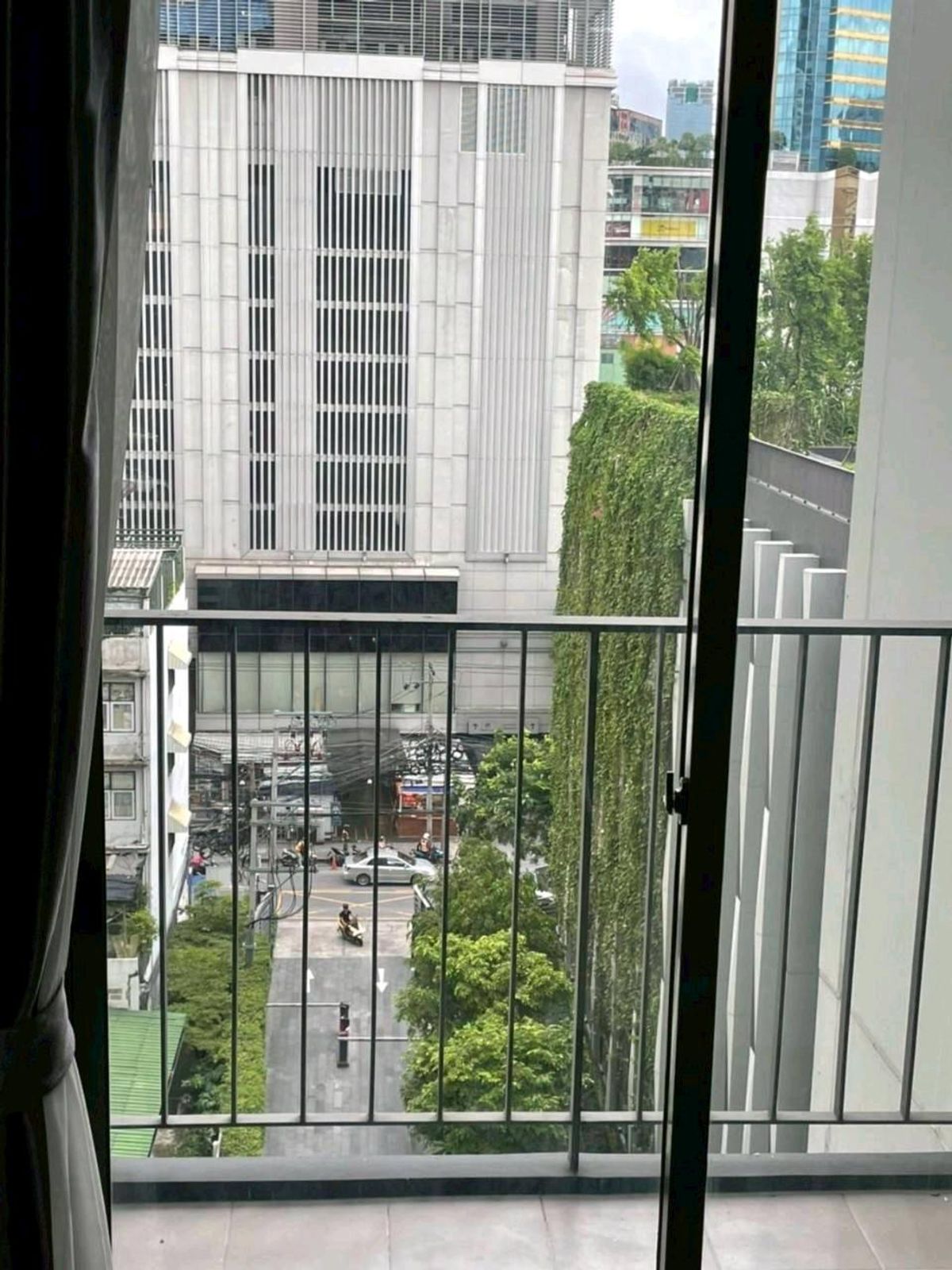 Edge Sukhumvit 23 - 1 Bedroom Fully Furnished Apartment