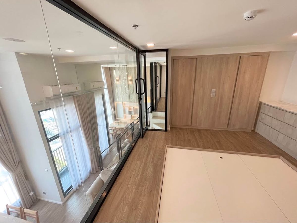Duplex Condo near BTS Onnut with River View and Shuttle Service