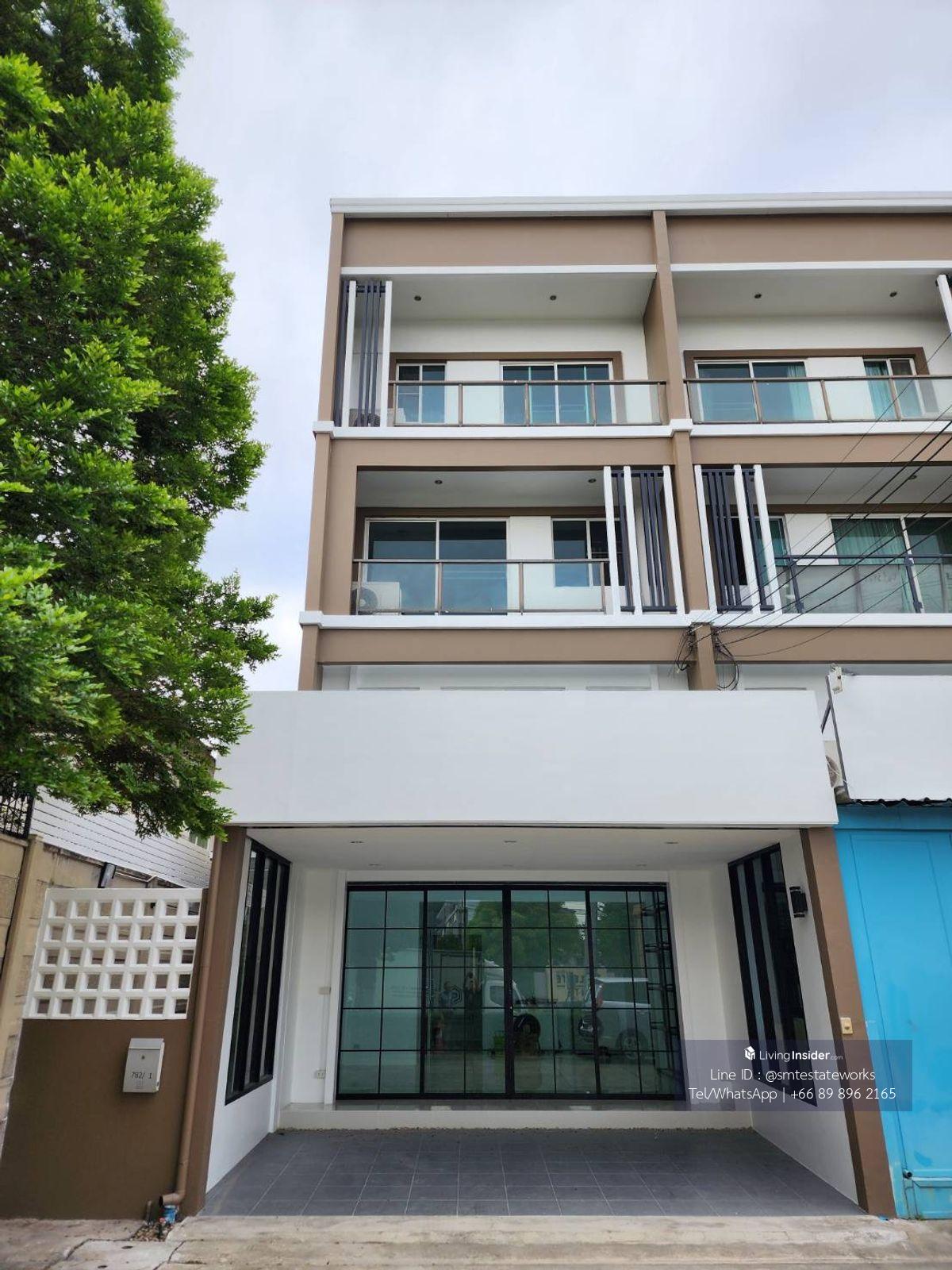 Dual-Purpose Commercial Townhouse in Suan Luang - Pattanakarn