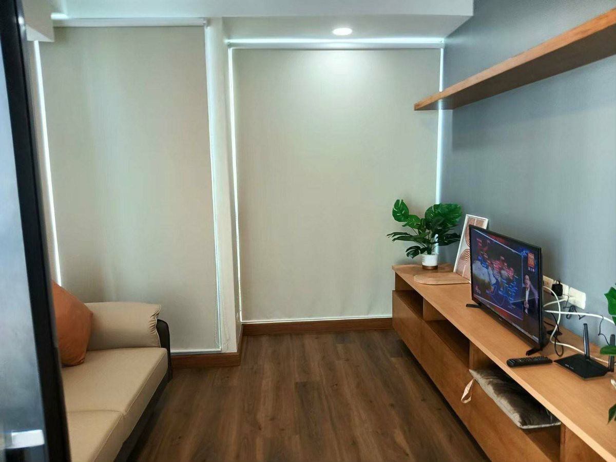 2 Bedroom Condo near Airport Link with Panoramic Views
