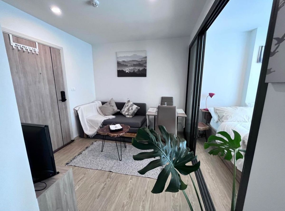 Life Asoke-Rama 9 - 2 Bed Condo near MRT Phra Ram 9