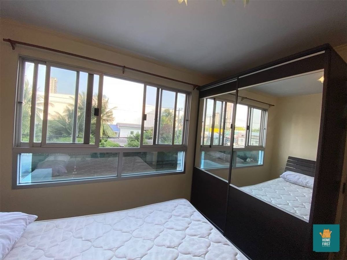 Lumpini Place Sathorn - Newly Renovated Studio Apartment
