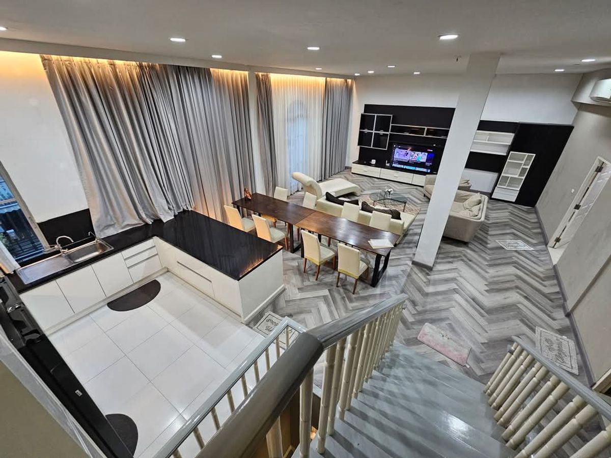 Luxury Townhome near Rama 3 Road - Spacious 425 sq.m. Property