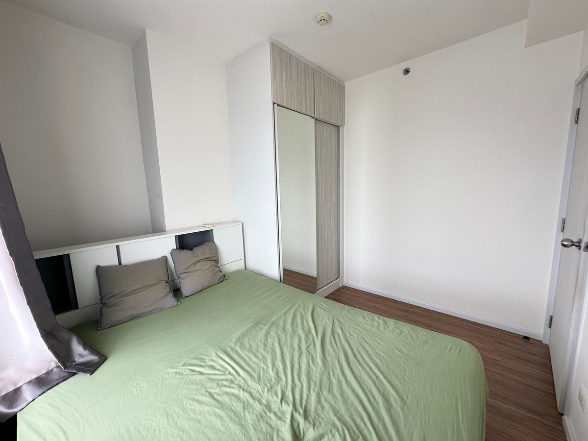 Corner 2-Bedroom Condo near BTS Phraeksa, Fully Furnished