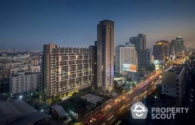 Fully Furnished 2-Bedroom Condo near MRT Huai Khwang