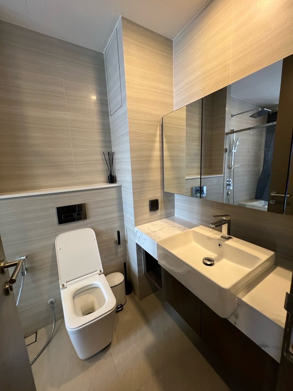 Park Origin Thonglor Condo - Fully Furnished Modern Studio