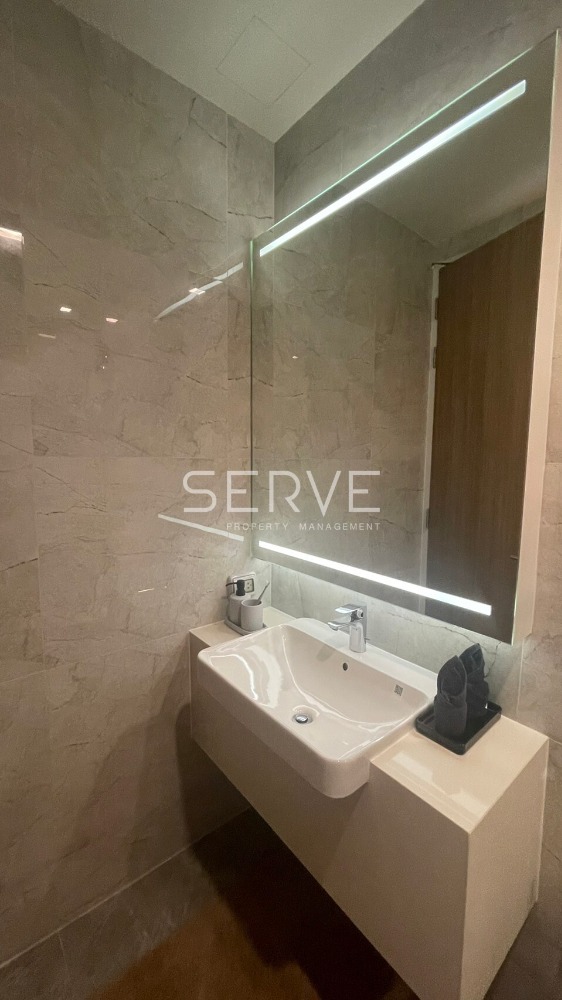 Luxury 2-Bedroom Condo near BTS Phrom Phong