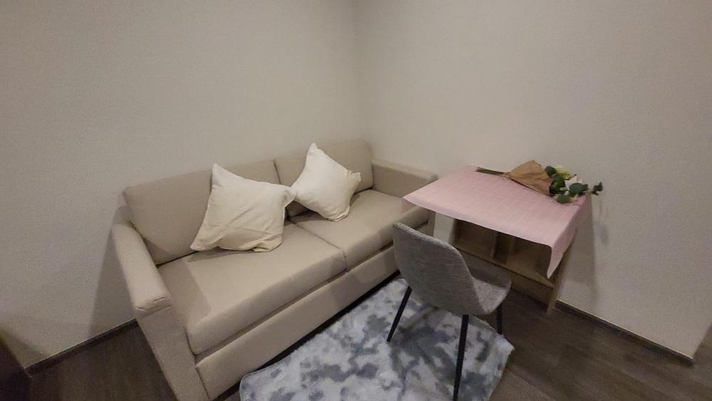 Brand New Flexi Sathon-Charoen Nakhon Rental Room