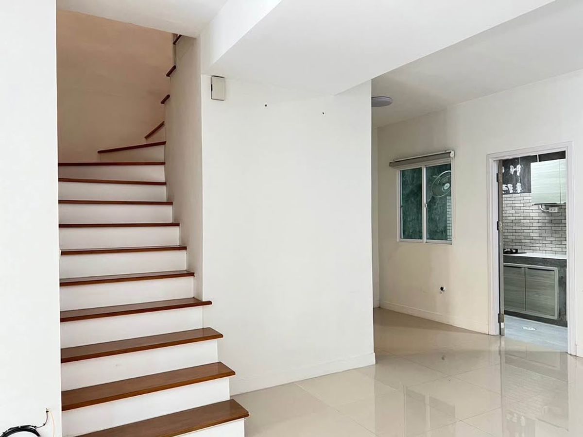 2-Story Townhouse near Lat Krabang, Onnut Project
