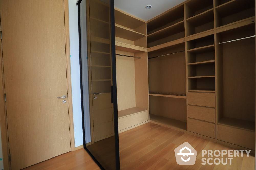 Fully Furnished 3-Bedroom Apartment near BTS Thong Lor