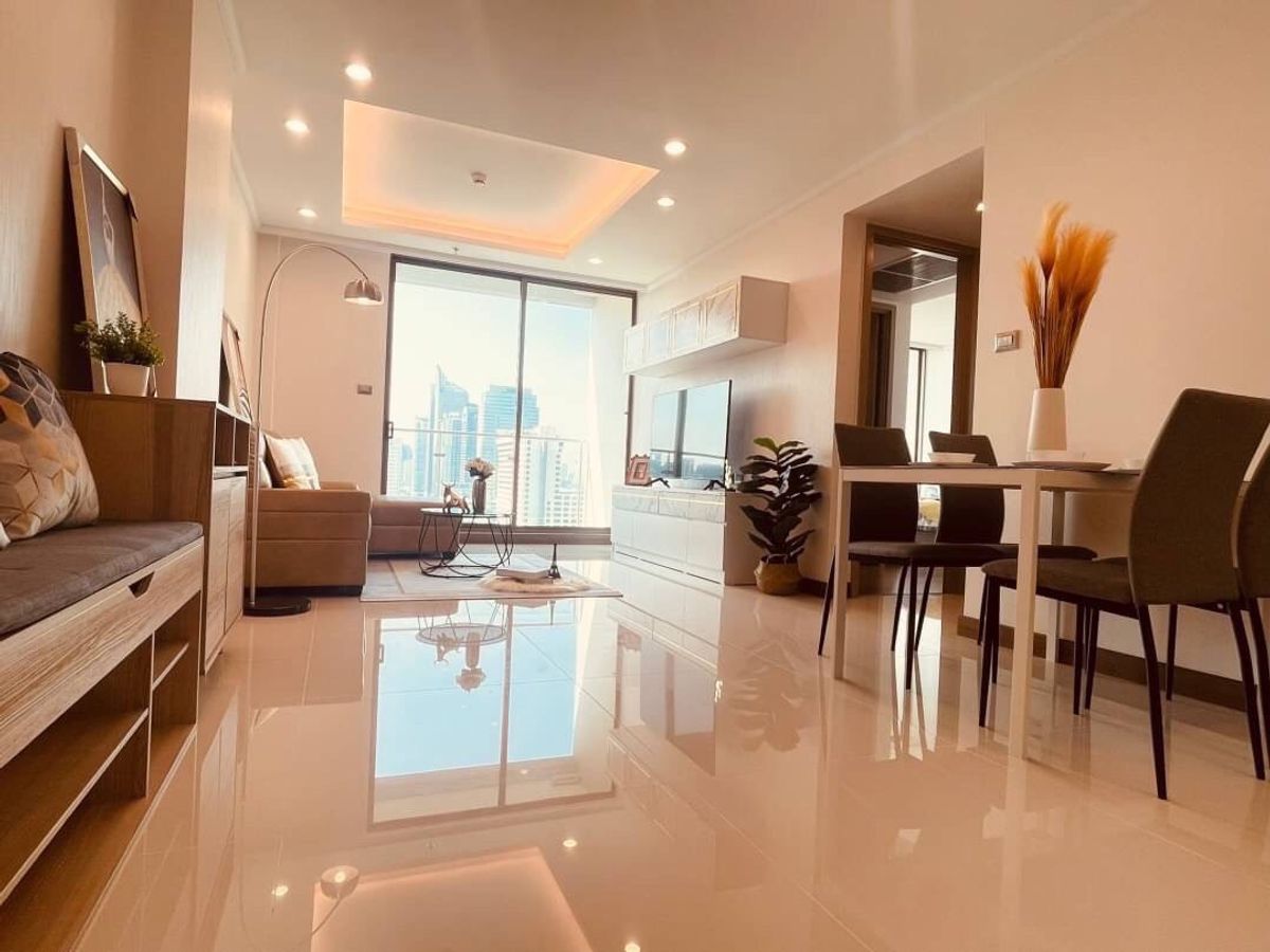 Stylish 2-Bedroom Apartment with City View