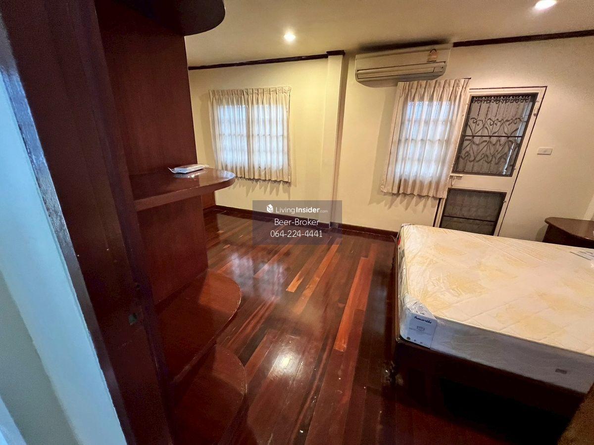 4-спальный отдельный дом за Central Chaengwattana, с животными