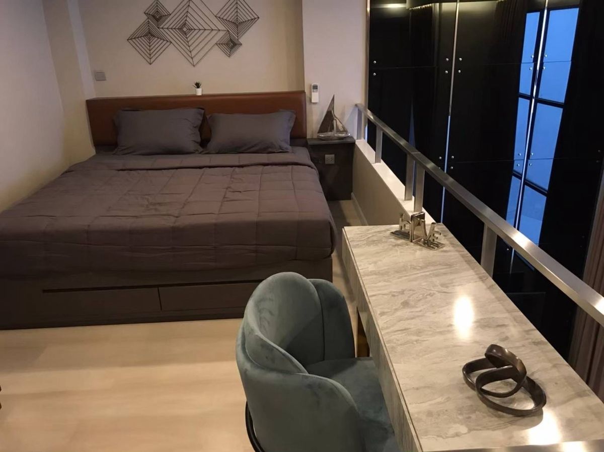 Duplex Unit at Knightbridge Prime Sathorn with City and River View