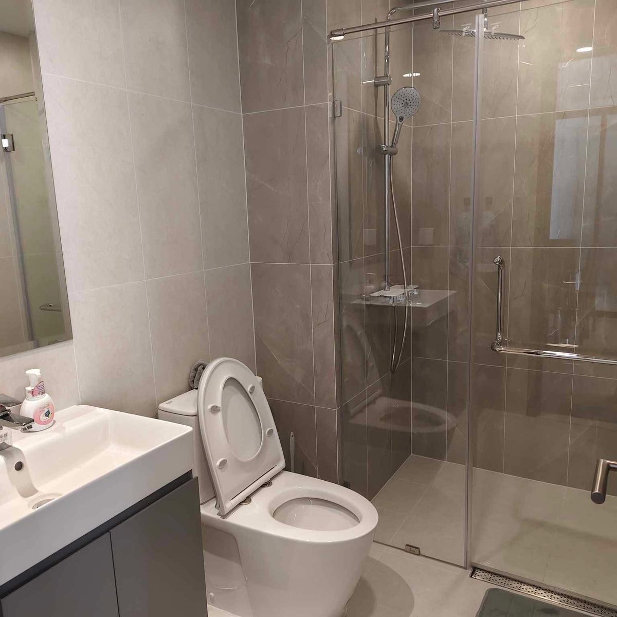 1 Bedroom Fully Furnished Apartment with City View