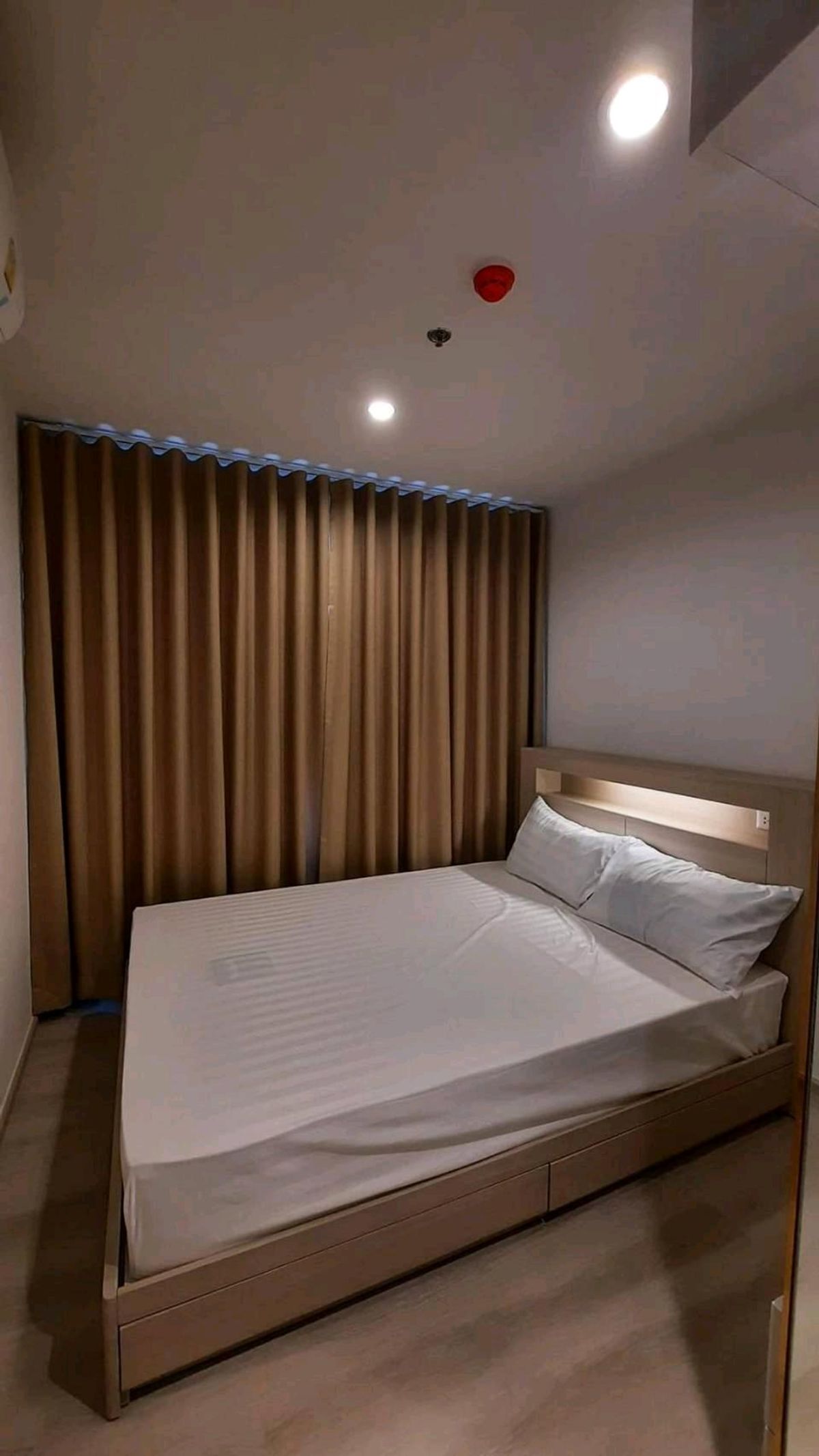 Ideo CH70 Riverview - One Bedroom Plus Condo with River View